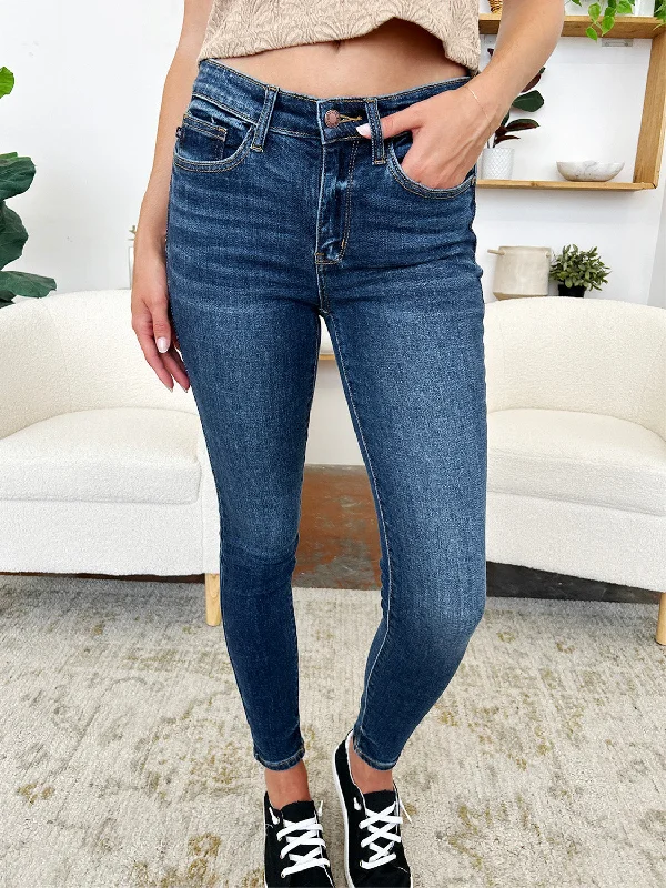 Judy Blue Full Size Classic Handsand Skinny Jeans Classic Women's Pin - striped