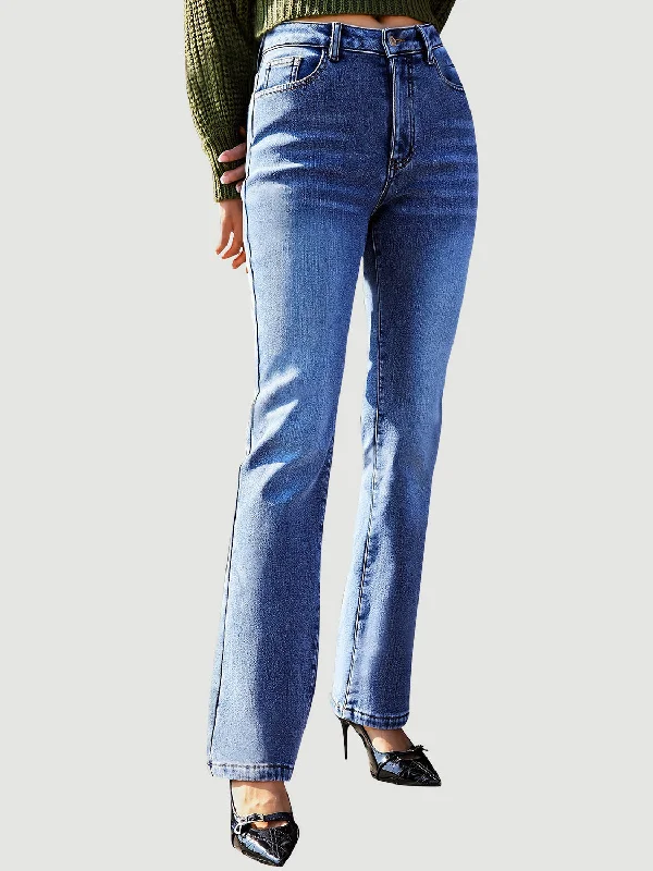 Straight Leg Jeans with Pockets Feminine Women's Style 