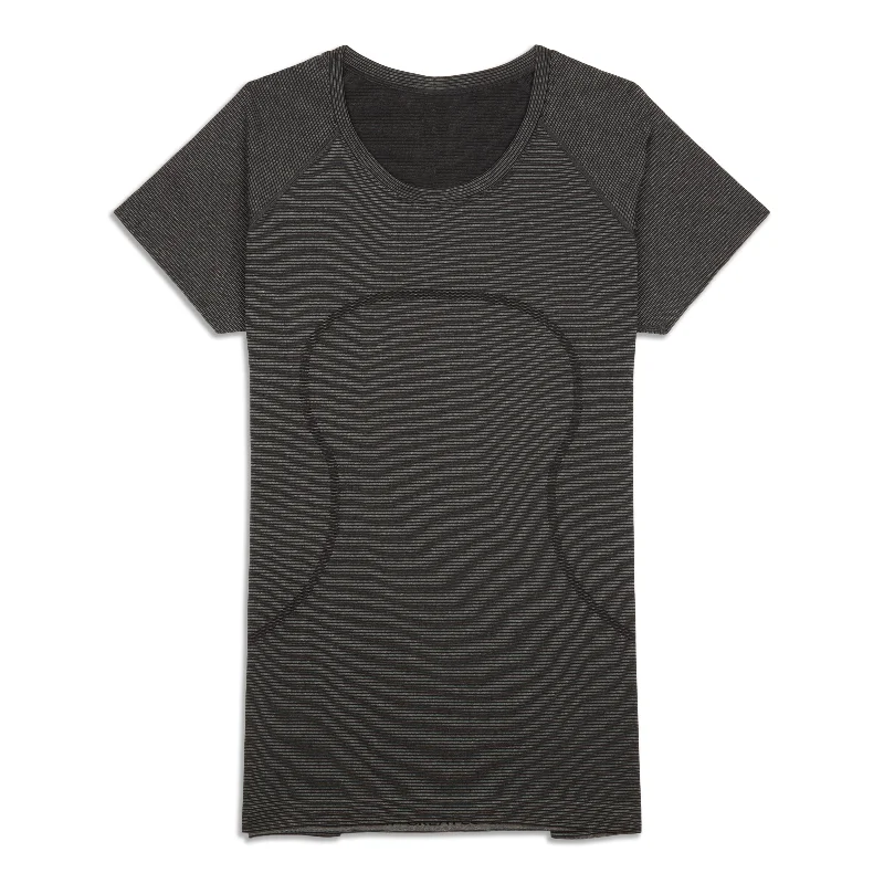 Swiftly Tech Short-Sleeve Shirt 2.0 - Resale Bold Women's Statement